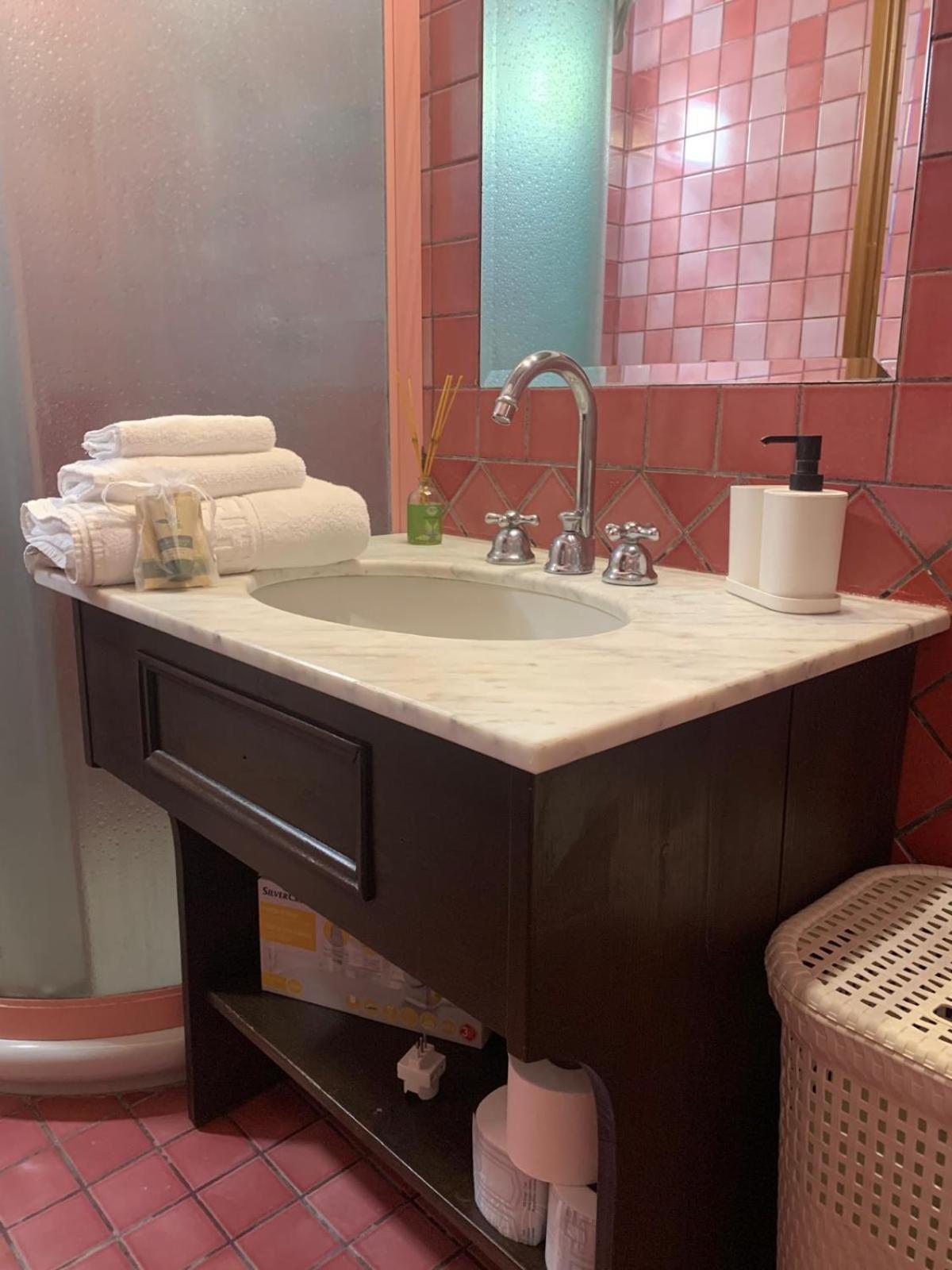 Monolocale Elvira Abbadesse Guest House Milan Bagian luar foto