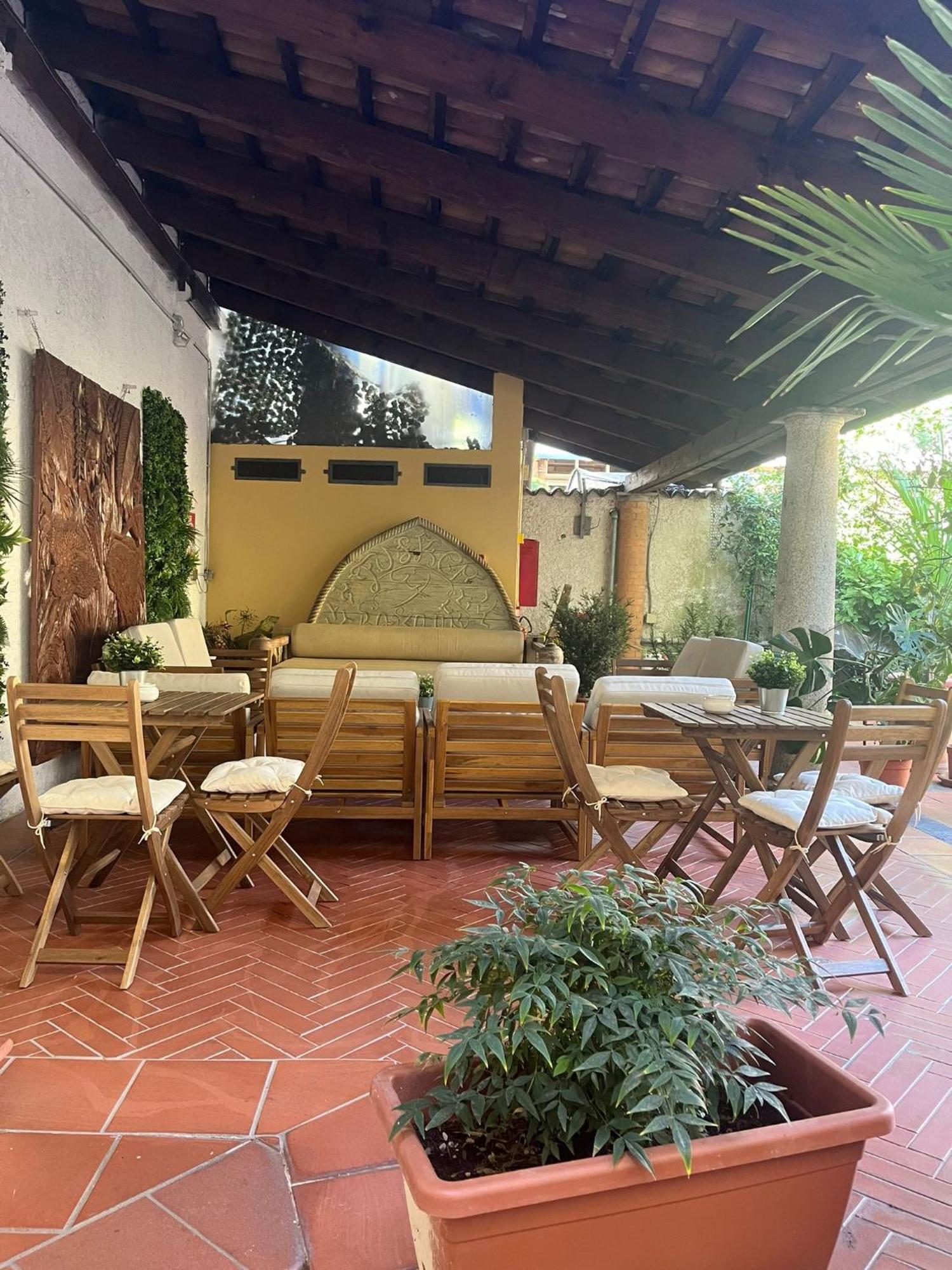 Monolocale Elvira Abbadesse Guest House Milan Bagian luar foto