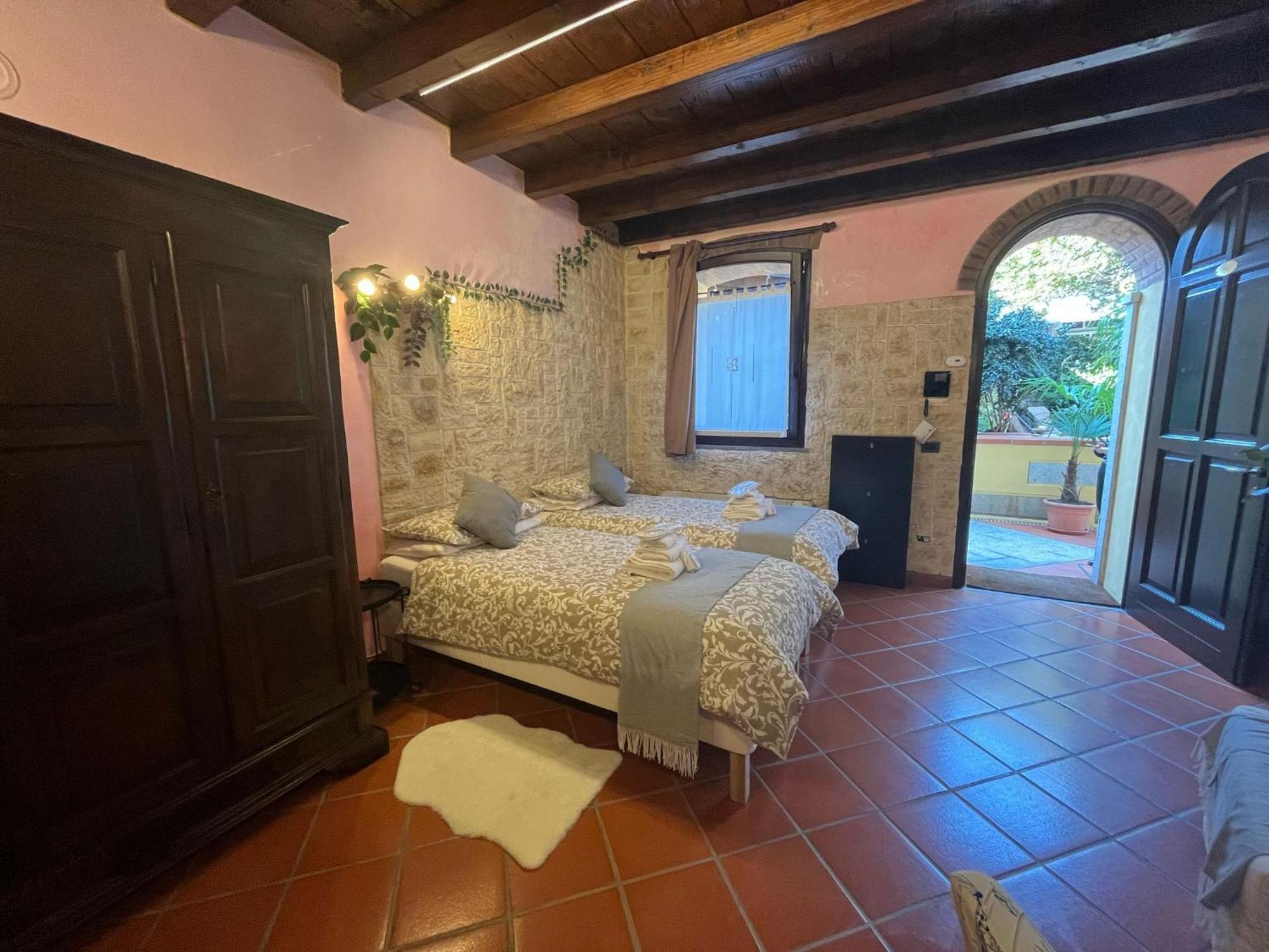 Monolocale Elvira Abbadesse Guest House Milan Bagian luar foto