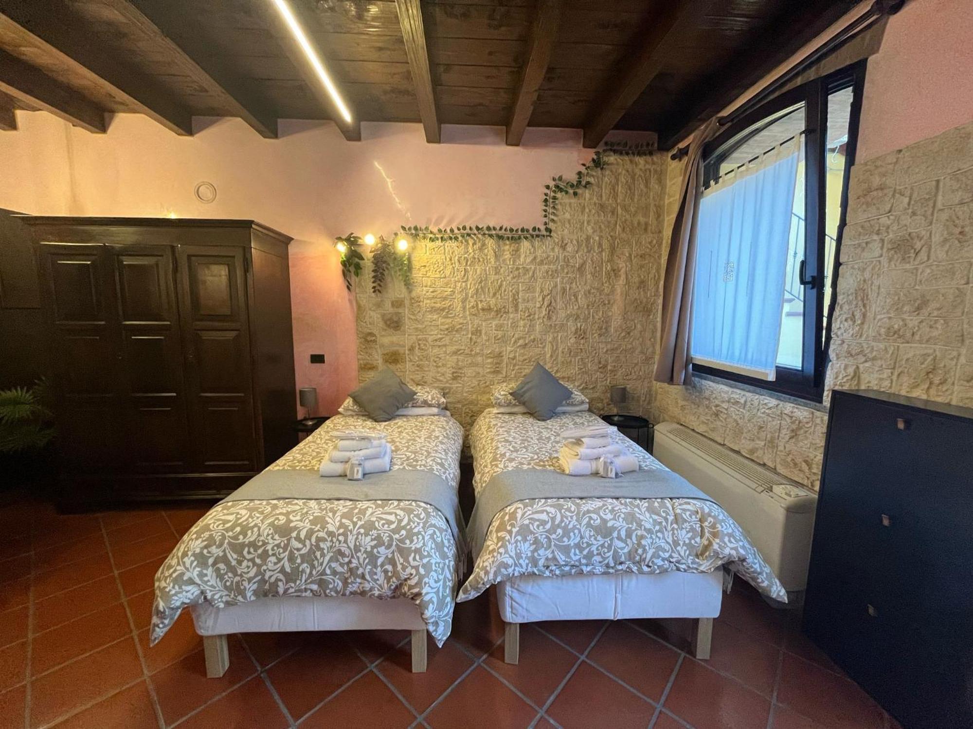 Monolocale Elvira Abbadesse Guest House Milan Bagian luar foto