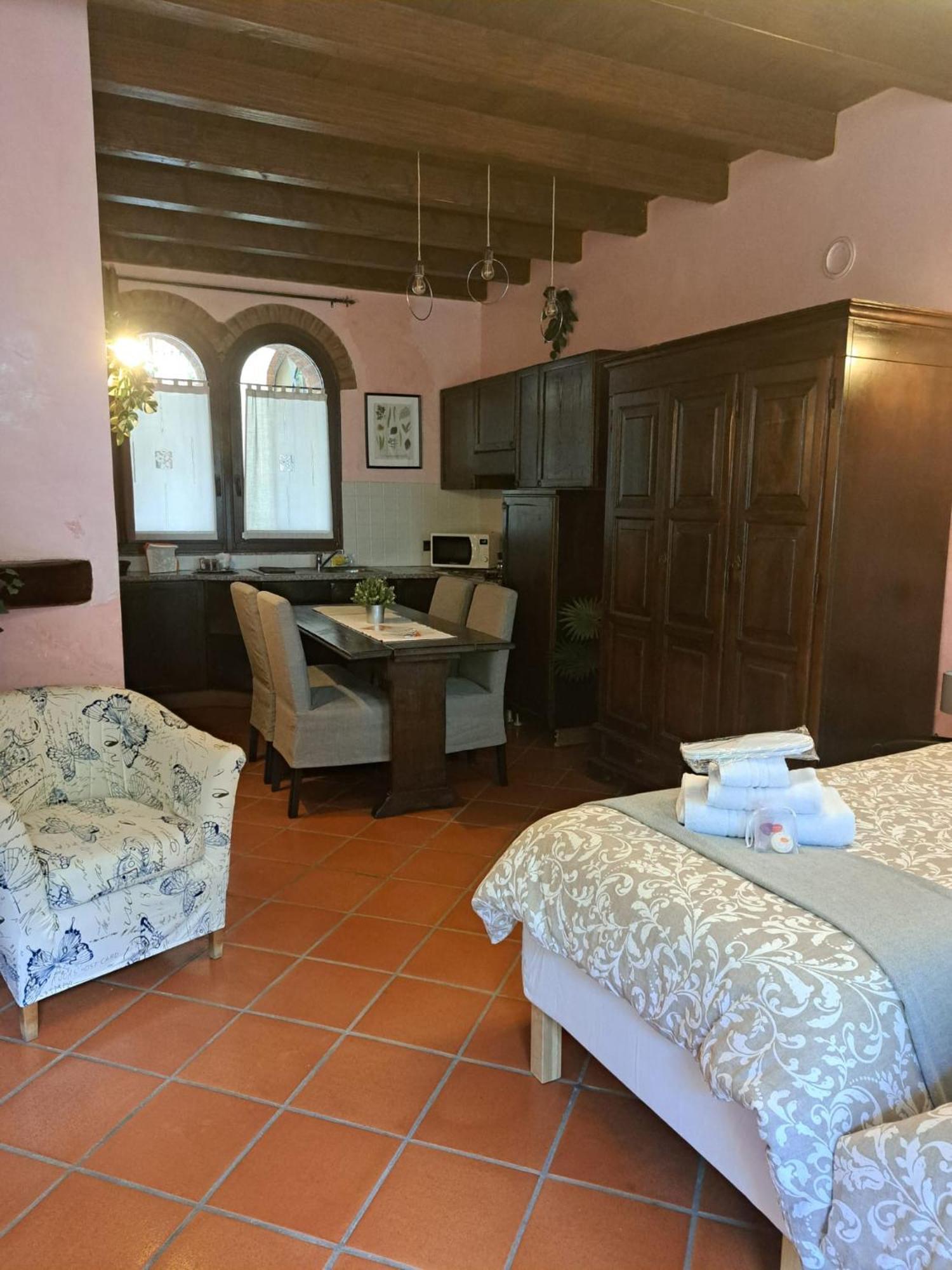 Monolocale Elvira Abbadesse Guest House Milan Bagian luar foto